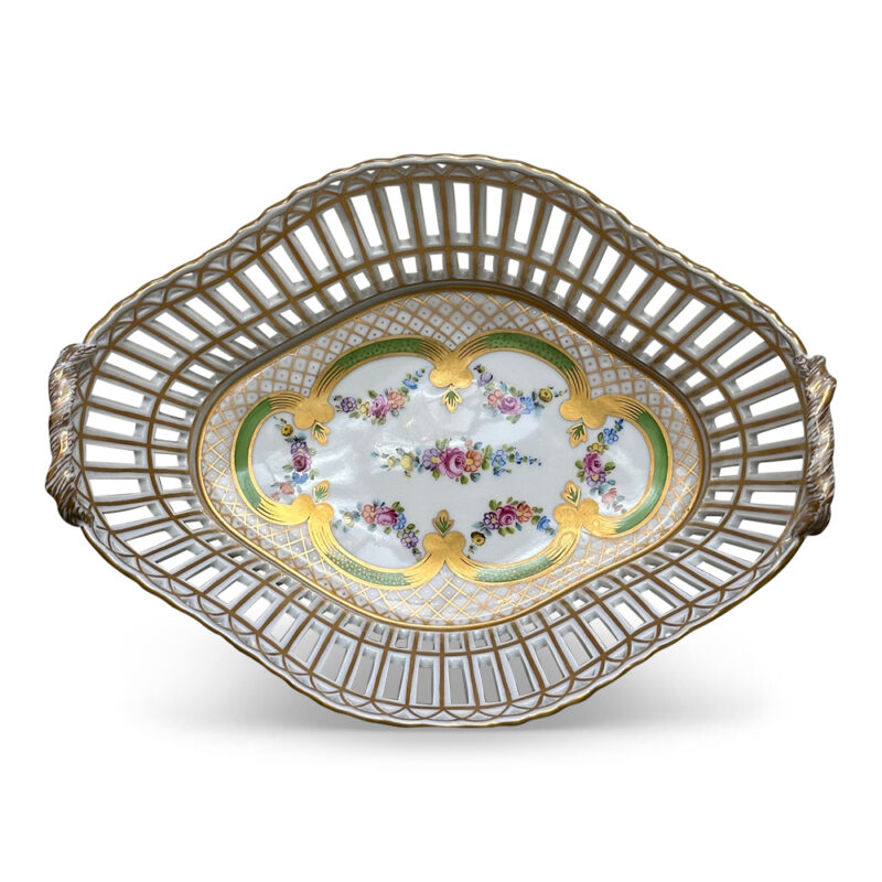 Dresden reticulated basket top