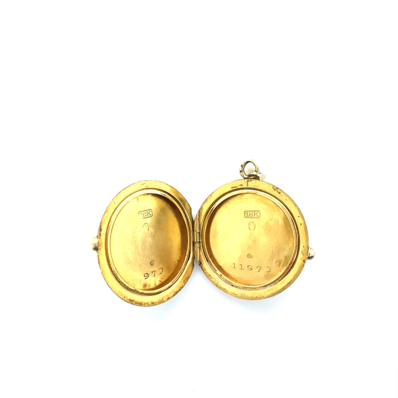 18ct gold enamelled locket open