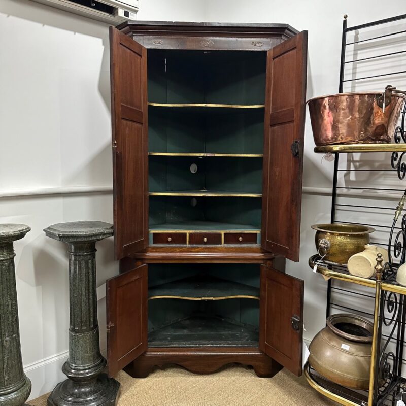 Georgian corner cabinet interior