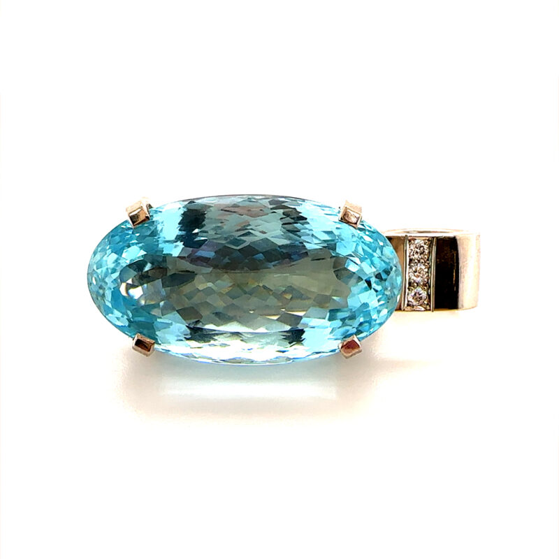 Superb 44 carat oval aquamarine in white gold setting