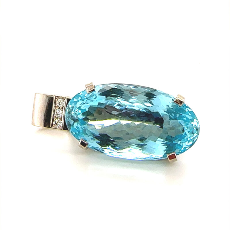 Superb 44 carat oval aquamarine in white gold setting