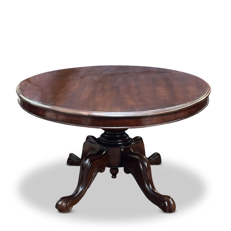 Oval mahogany centre table