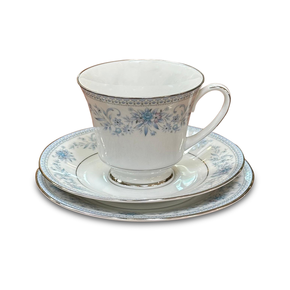 Noritake Blue Hill dinner set for 12 cup