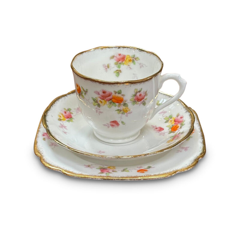 Royal Doulton 20 piece tea set cup